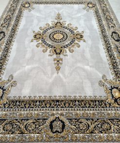 فرش ماشینی ۵۰۰ شانه (طرح ۷۰۰ شانه) کاشان طرح ورساچ نقره‌ایی