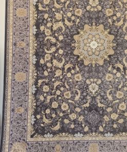 فرش ماشینی ۱۲۰۰ شانه کاشان طرح افشار طلاکوب زمینه دودی گل برجسته