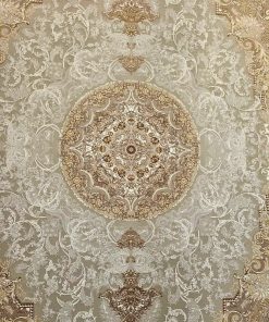 فرش ماشینی ۱۲۰۰ شانه کاشان طرح صنم گل برجسته رنگ کرم نسکافه‌ای