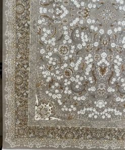فرش ماشینی 700 شانه کاشان طرح افشان دیلا نقره‌ای گل برجسته اکریلیک