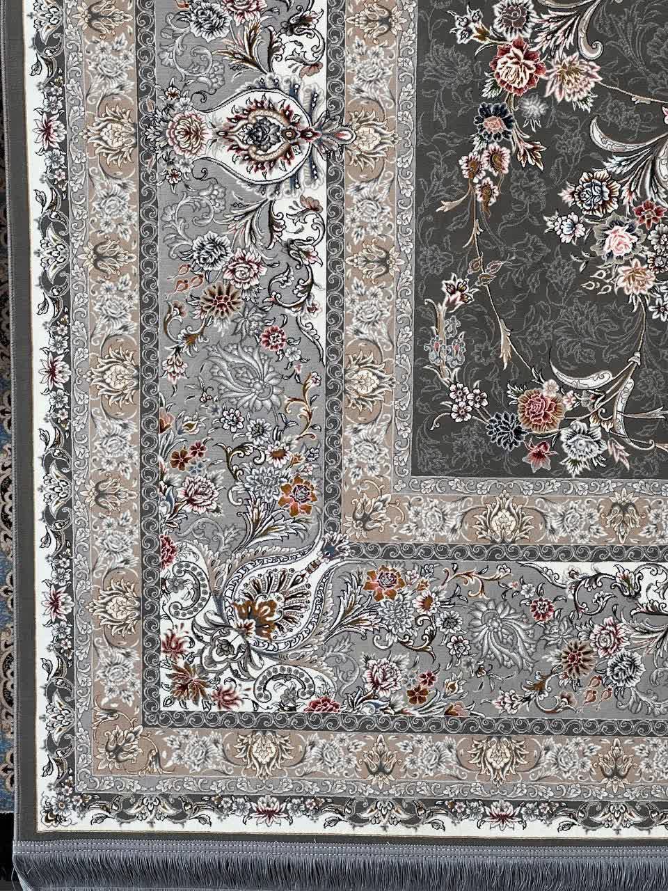 فرش ماشینی ۱۲۰۰ شانه کاشان طرح بهار دودی گل برجسته تراکم ۳۶۰۰
