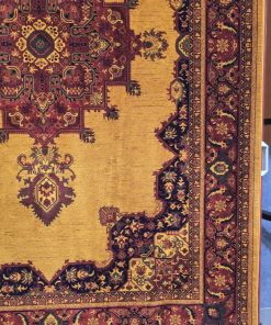فرش ماشینی 700 شانه کاشان طرح حریص زرد تراکم 2550