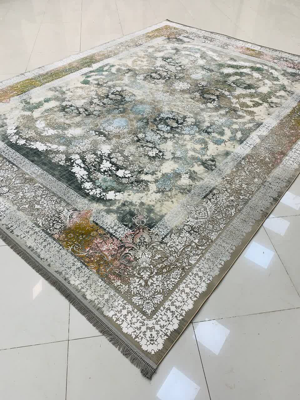 فرش ماشینی ۱۲۰۰ شانه کاشان طرح رها رنگ ترمه‌ای گل برجسته