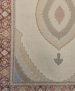 فرش ماشینی 1200 شانه کاشان طرح ریزماهی زمینه کرم تراکم 3600