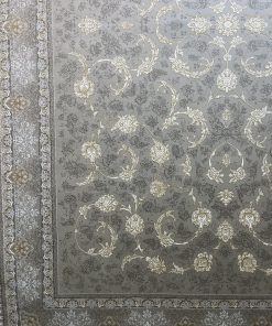 فرش ماشینی 700 شانه کاشان طرح صدف نقره‌ای گل برجسته