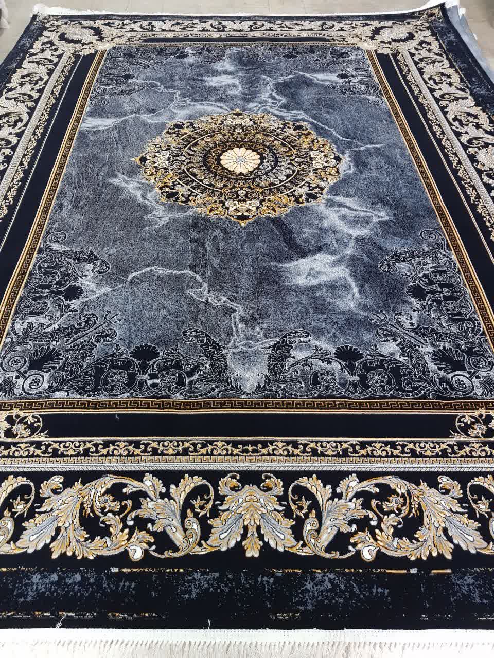 فرش ماشینی 700 شانه کاشان طرح فرشته سرمه‌ای ابروبادی تراکم 2550