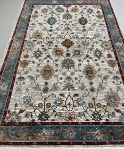 فرش ماشینی 700 شانه کاشان طرح فیروز بهار زمینه کرم تراکم 2550