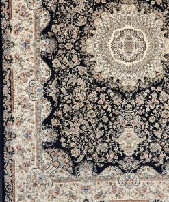 فرش ماشینی 1200 شانه کاشان طرح مهسا زمینه سرمه‌ای