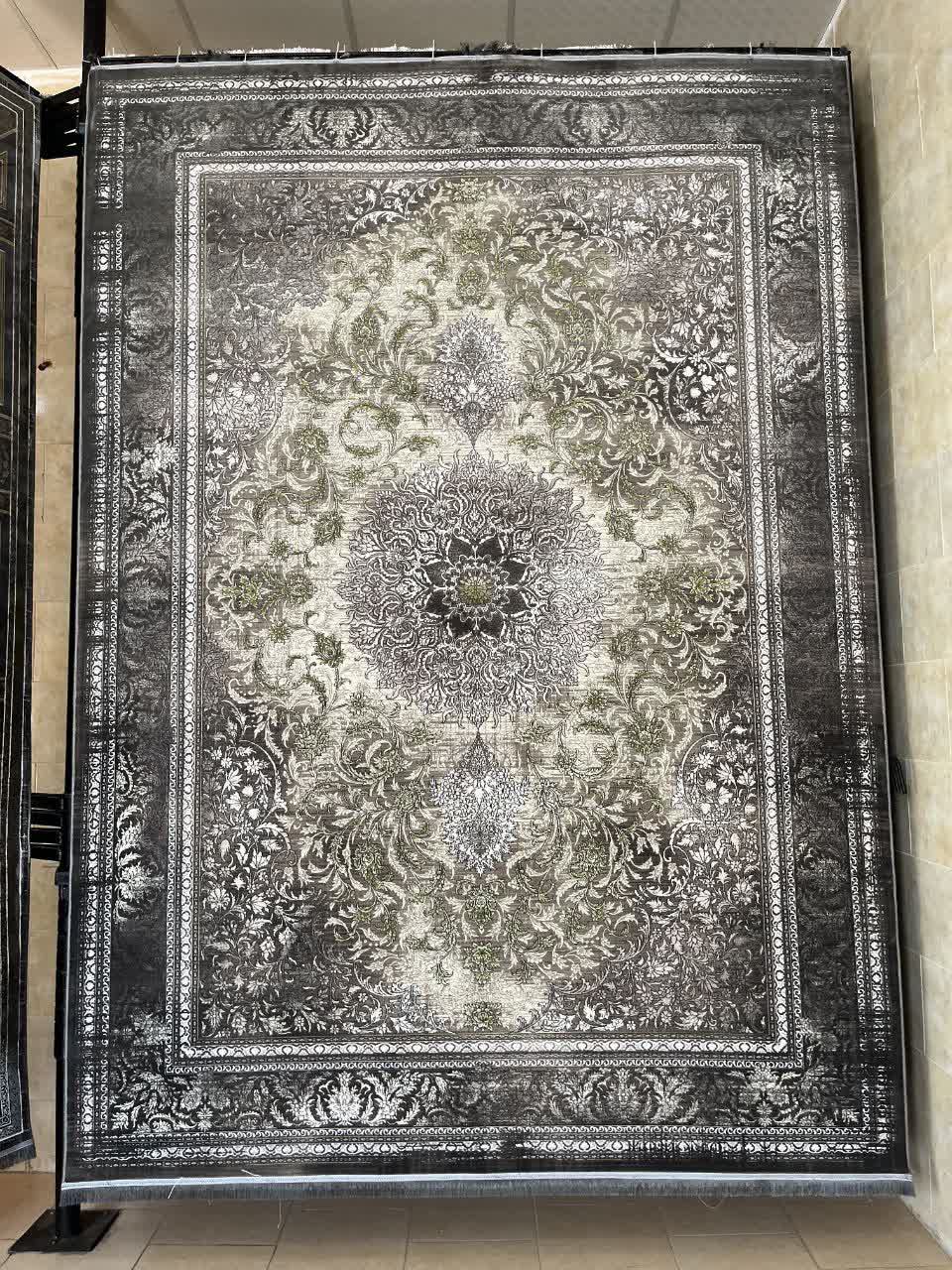 فرش ماشینی 700 شانه کاشان طرح وینتیج دریا زمینه سبز و طوسی گل برجسته