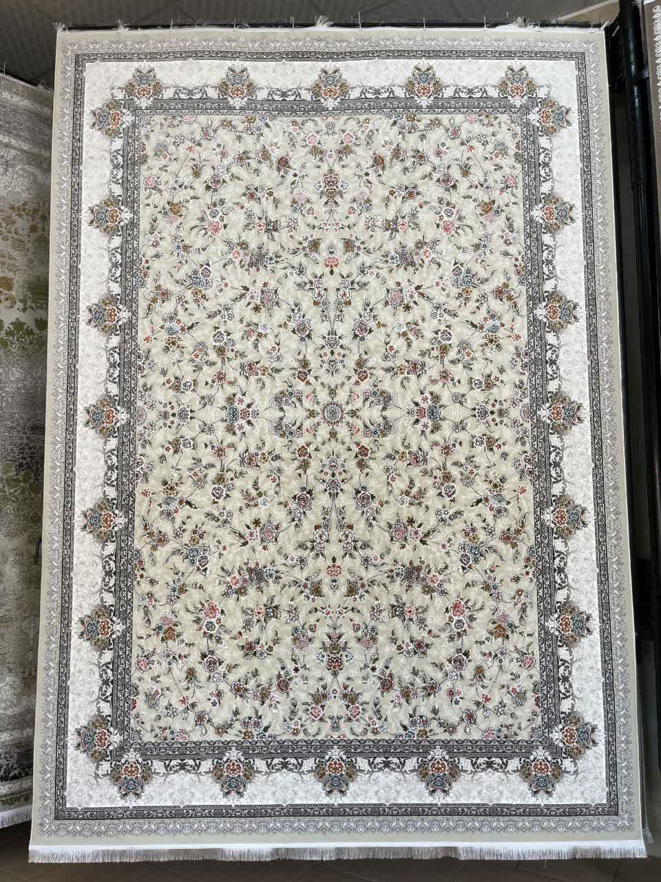 فرش ماشینی 700 شانه کاشان طرح ژیکان صدفی گل برجسته