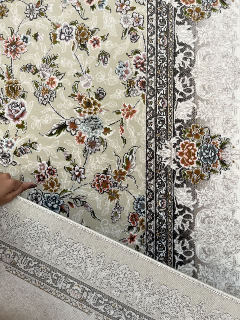 فرش ماشینی 700 شانه کاشان طرح ژیکان صدفی گل برجسته