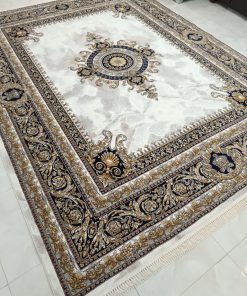 فرش ماشینی 700 شانه کاشان طرح ورساچه زمینه کرم