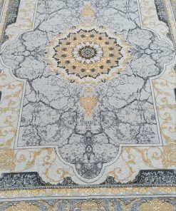 فرش ماشینی 500 شانه کاشان طرح کویر نقره‌ای تراکم 1800 ترنج طلایی بدون پرز