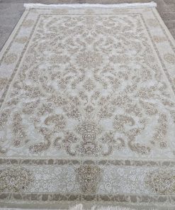 فرش ماشینی 1200 شانه کاشان طرح الیسا بژ افشان گل برجسته تراکم 3600