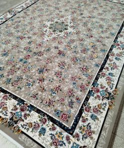 فرش ماشینی 700 شانه کاشان طرح امانا فیلی با تراکم 2550 و 10 رنگ