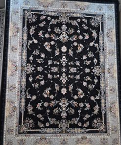 فرش ماشینی 700 شانه کاشان طرح اوین زمینه سرمه‌ای 10 رنگ