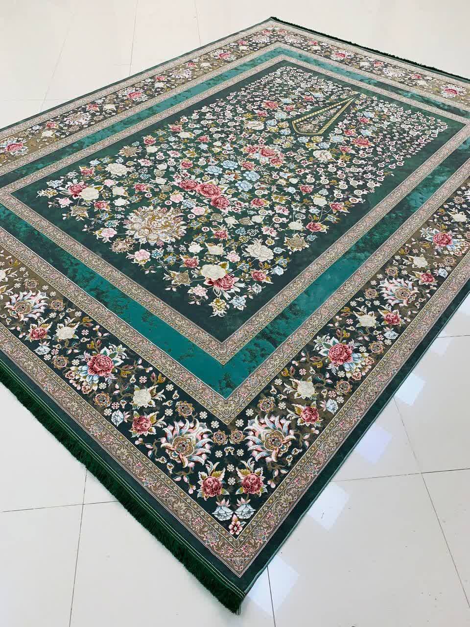 فرش ماشینی 1200 شانه کاشان طرح باغ گل سبز گل برجسته تراکم 3600