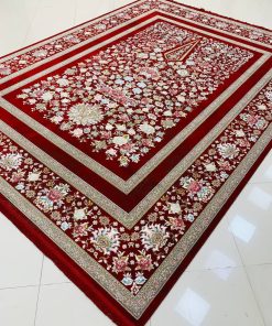 فرش ماشینی ۱۲۰۰ شانه کاشان طرح باغ گل لاکی قرمز گل برجسته تراکم ۳۶۰۰