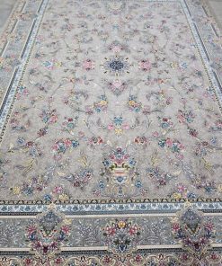 فرش ماشینی 700 شانه کاشان طرح تابان زمینه فیلی 10 رنگ