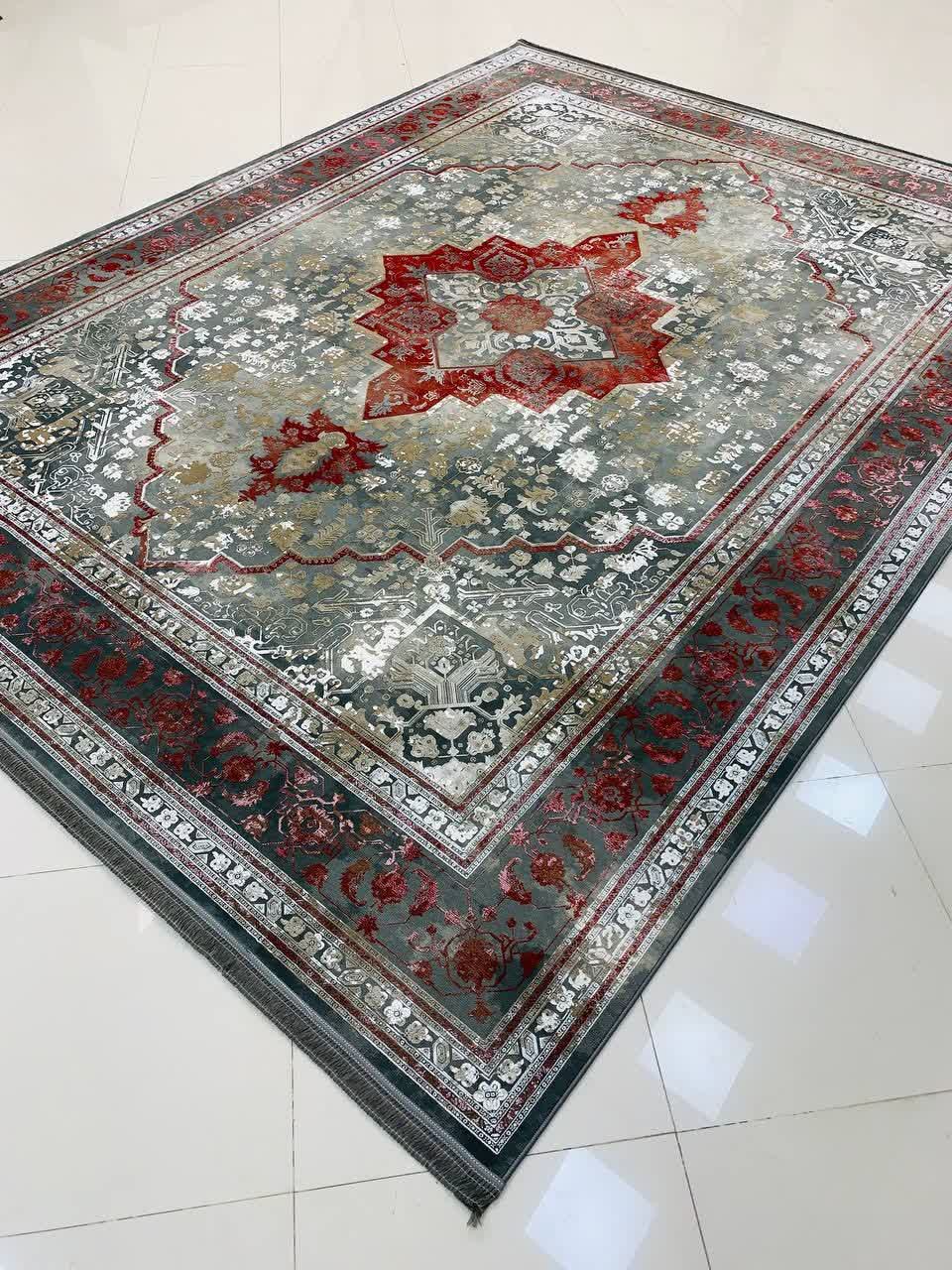 فرش ماشینی 1200 شانه کاشان طرح هریس دودی گل برجسته تراکم 3600