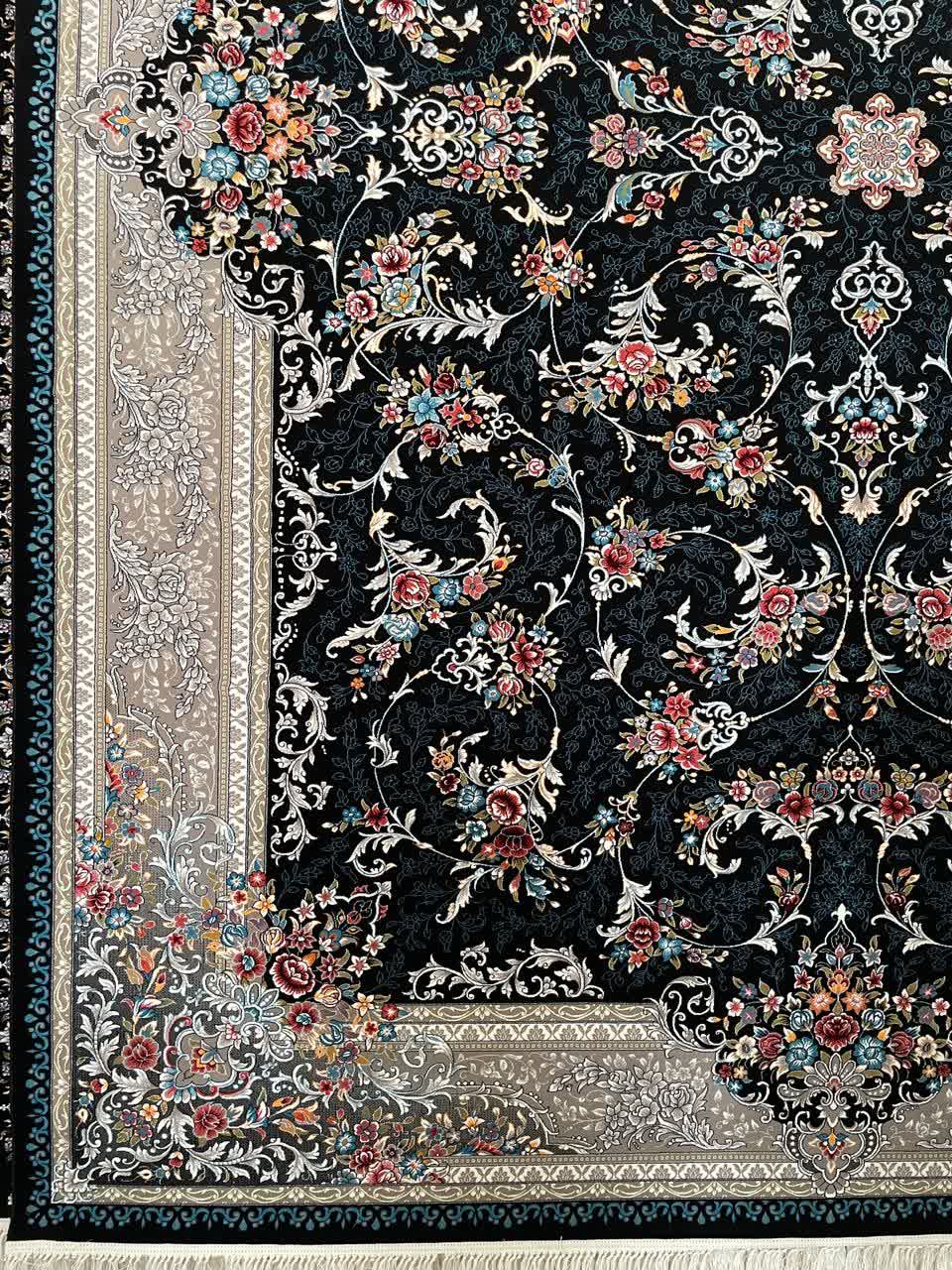 فرش ماشینی 700 شانه کاشان طرح دیبا سرمه‌ای تراکم 2550 ده رنگ