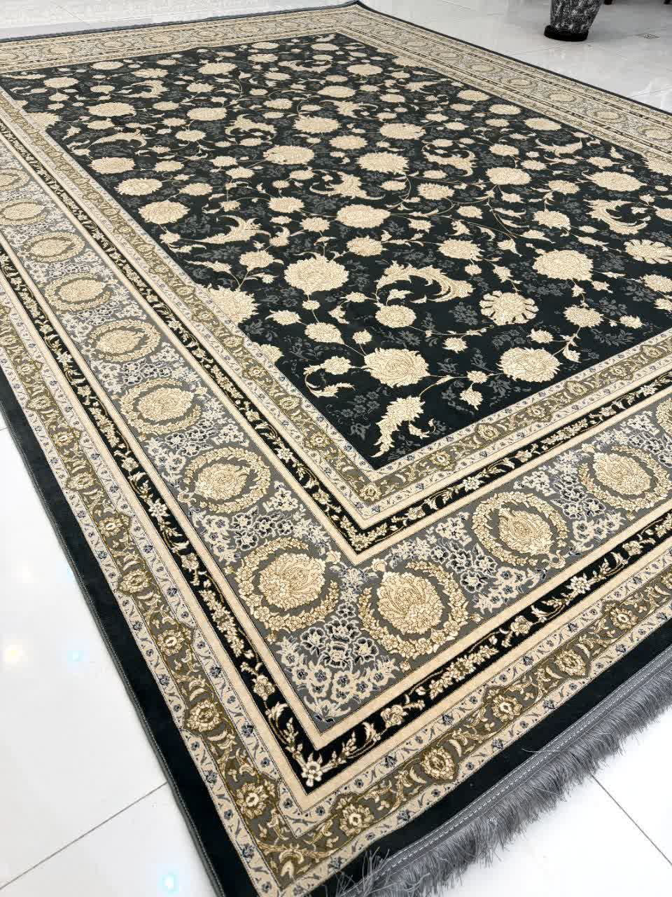 فرش ماشینی 1200 شانه کاشان طرح رزیتا زمینه دودی گل برجسته