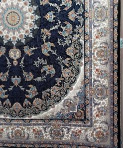 فرش ماشینی 700 شانه کاشان طرح رها سرمه‌ای تراکم 2550 ده رنگ اکریلیک