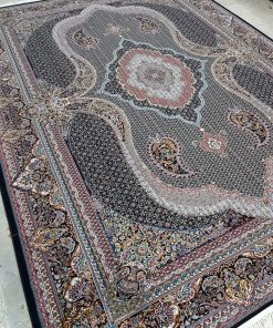 فرش ماشینی 700 شانه طرح ریز ماهی درباری سرمه ای کاشان تراکم 2550