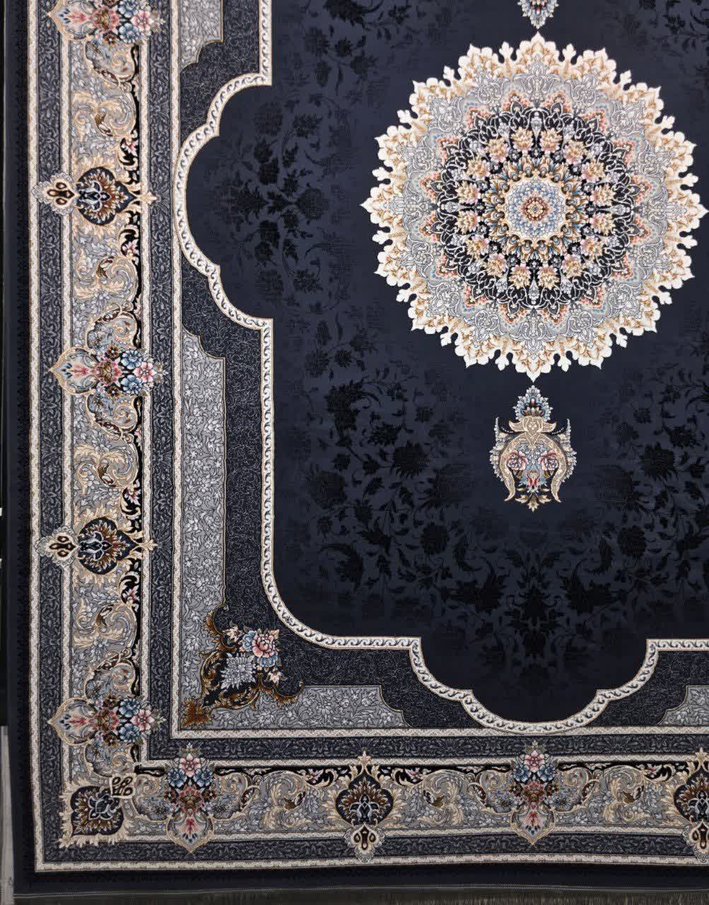 فرش ماشینی ۷۰۰ شانه کاشان طرح سرو دودی تیره تراکم ۲۲۵۰