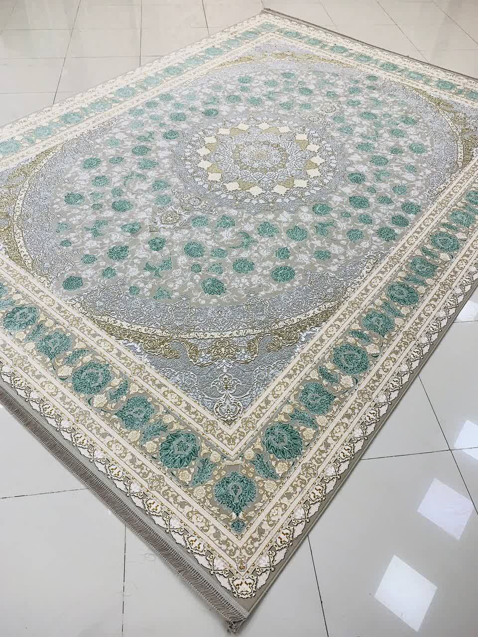 فرش ۱۲۰۰ شانه کاشان طرح سلنا رنگ ترمه‌ای گل برجسته تراکم ۳۶۰۰