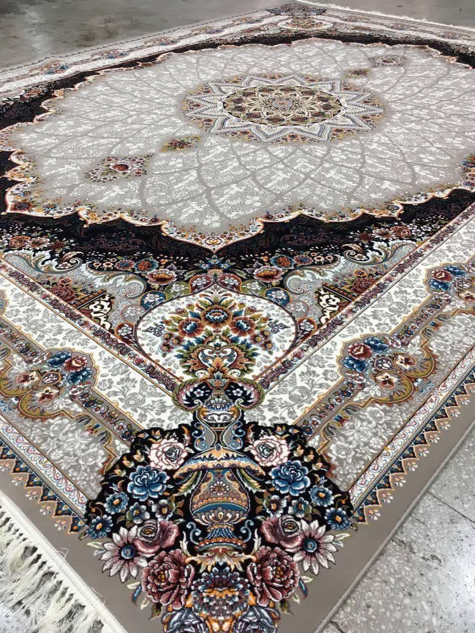 فرش ماشینی 700 شانه کاشان طرح شیدا زمینه فیلی تراکم 2550