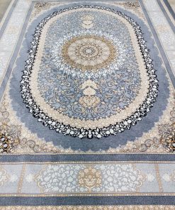 فرش ماشینی 700 شانه کاشان طرح صدرا دودی تراکم 2550 با ترنج بیضی