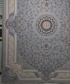 فرش ماشینی ۷۰۰ شانه کاشان طرح طاووس نقره ای فیلی تراکم ۲۲۵۰