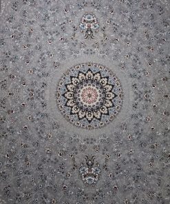 فرش ماشینی ۷۰۰ شانه کاشان طرح طاووس نقره ای فیلی تراکم ۲۲۵۰