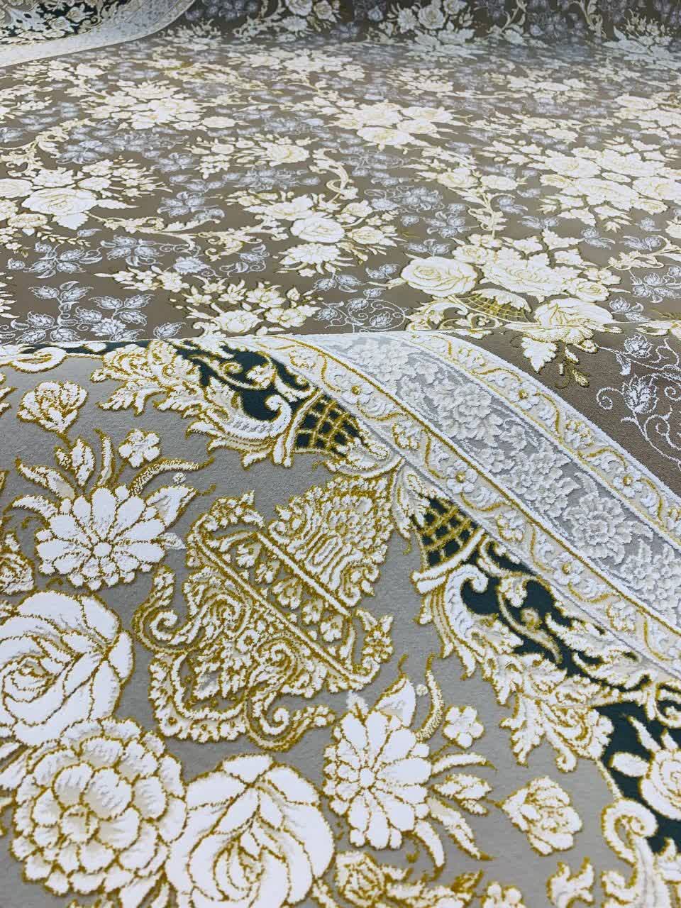 فرش ماشینی 1200 شانه کاشان طرح طلا نسکافه‌ای گل برجسته تراکم 3600