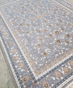 فرش ماشینی 700 شانه کاشان طرح فروزان نقره‌ای افشان بدون ترنج