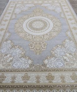 فرش ماشینی 1200 شانه کاشان طرح مرجان زمینه فیلی گل برجسته تراکم 3600