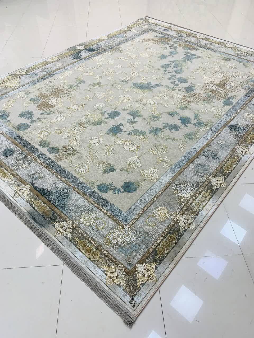 فرش ماشینی ۱۲۰۰ شانه کاشان طرح میلان ترمه‌ای افشان گل برجسته تراکم ۳۶۰۰