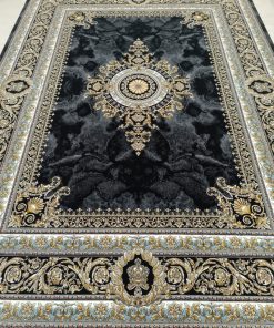 فرش ماشینی ۷۰۰ شانه کاشان طرح ورساچه زمینه سرمه‌ای تراکم ۲۵۵۰
