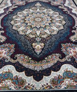 فرش ماشینی 700 شانه کاشان طرح پرمیس زمینه سرمه‌ای تراکم 2550