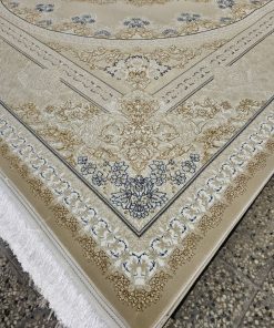 فرش ماشینی 1200 شانه کاشان طرح کارن زمینه بژ گل برجسته تراکم 3600