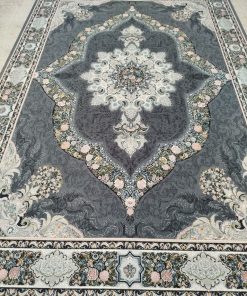 فرش ماشینی ۷۰۰ شانه کاشان طرح کارینا دودی ۱۰۰ درصد اکرلیک بدون پرز