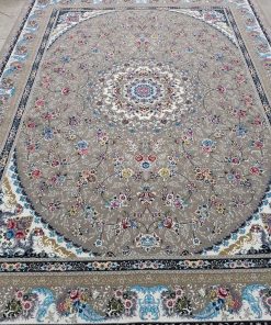 فرش ماشینی 700 شانه کاشان طرح گلستان زمینه فیلی تراکم 2550