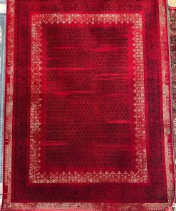 فرش ماشینی 700 شانه کاشان طرح گوشواره زمینه لاکی تراکم 2550