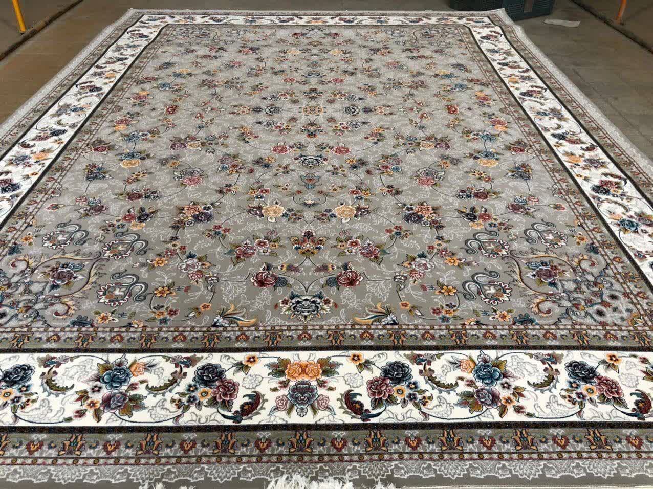 فرش ماشینی 700 شانه کاشان طرح گیلدا فیلی افشان ده رنگ اکریلیک