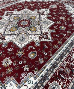 فرش ماشینی 700 شانه کاشان طرح نارون لاکی ترنج دار