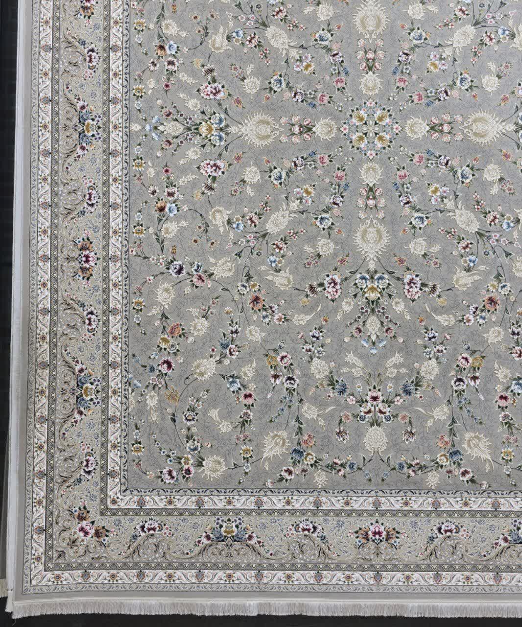 فرش ماشینی 1200 شانه کاشان طرح باغ مینو نقره ای گل برجسته