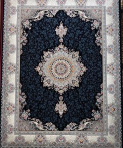 فرش ماشینی 700 شانه کاشان طرح سارینا سرمه‌ای تراکم 2550 ده رنگ