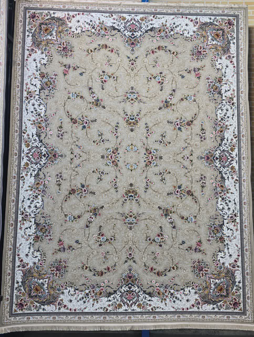 فرش ماشینی 1200 شانه کاشان طرح ستایش بژ گل برجسته تراکم 3600