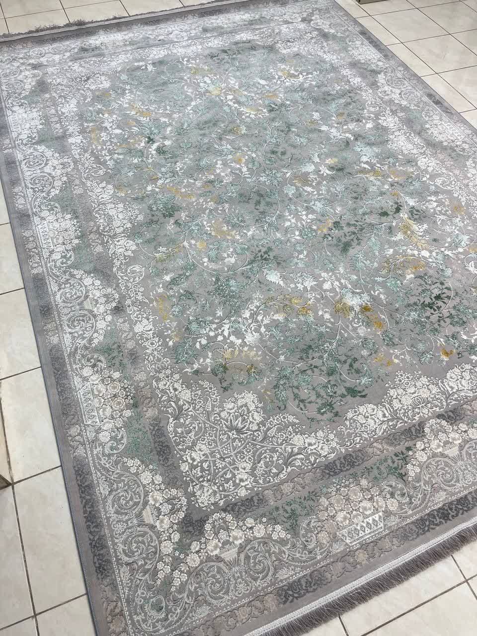 فرش ماشینی 1200 شانه کاشان طرح مارال سبز گل برجسته تراکم 3600